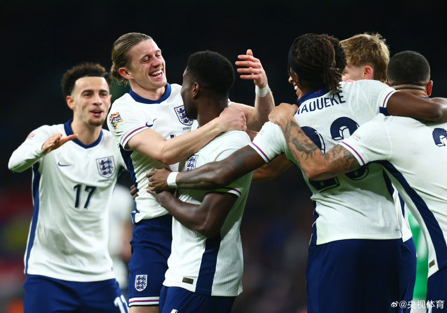 爱游戏-波兰队鏖战英格兰队,梁靖崑统治全场