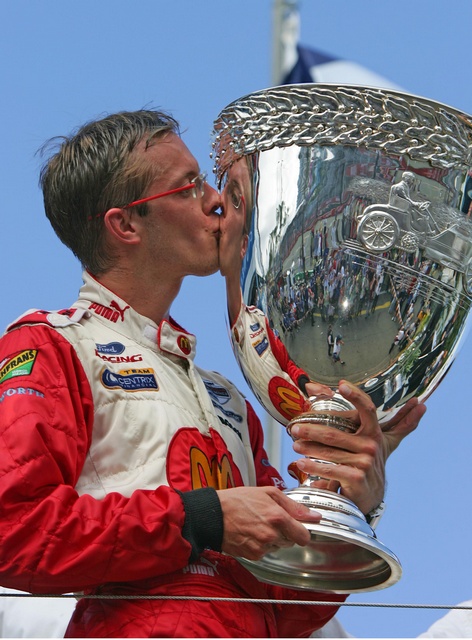 爱游戏在线-梅赛德斯逆转红牛车队，拉塞尔高光表现