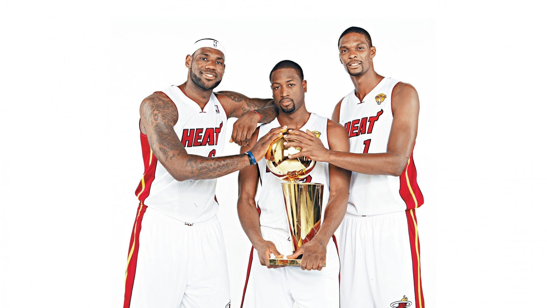 爱游戏官方-鹈鹕展翅锁定胜局，塔图姆总决赛上演王者归来